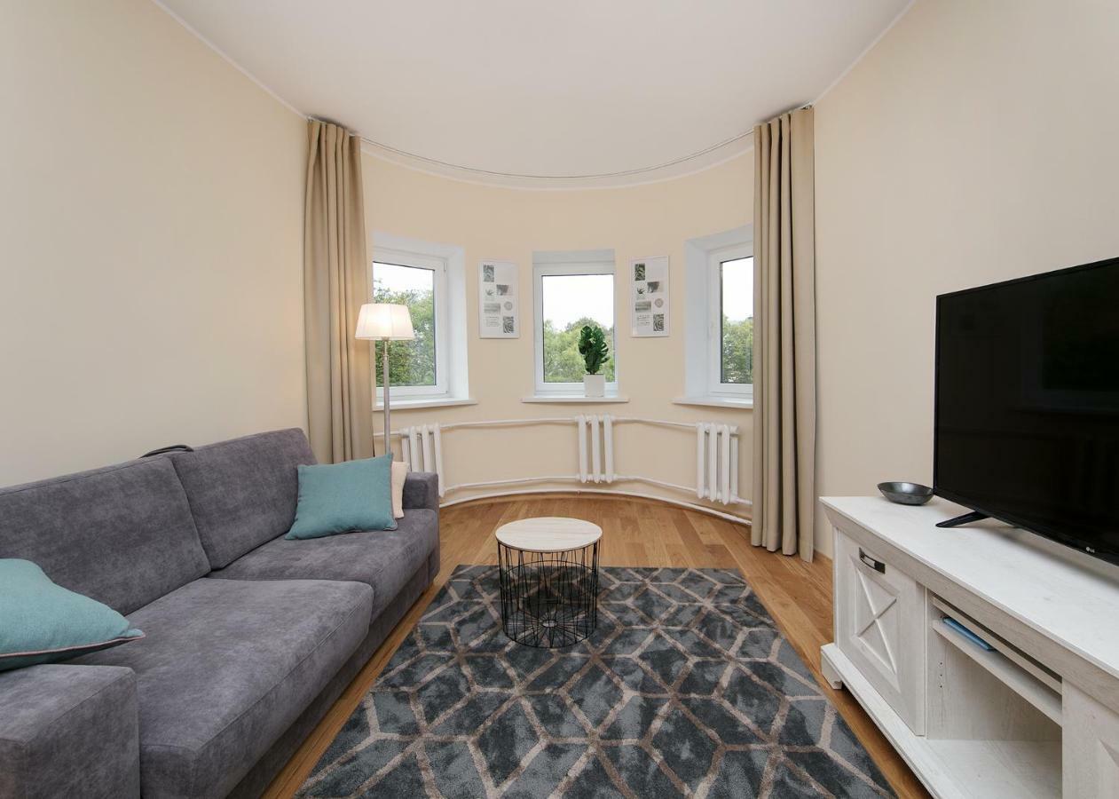 Cozy&Quiet, 5 floor, 800 meters from harbour Appartement Tallinn Buitenkant foto