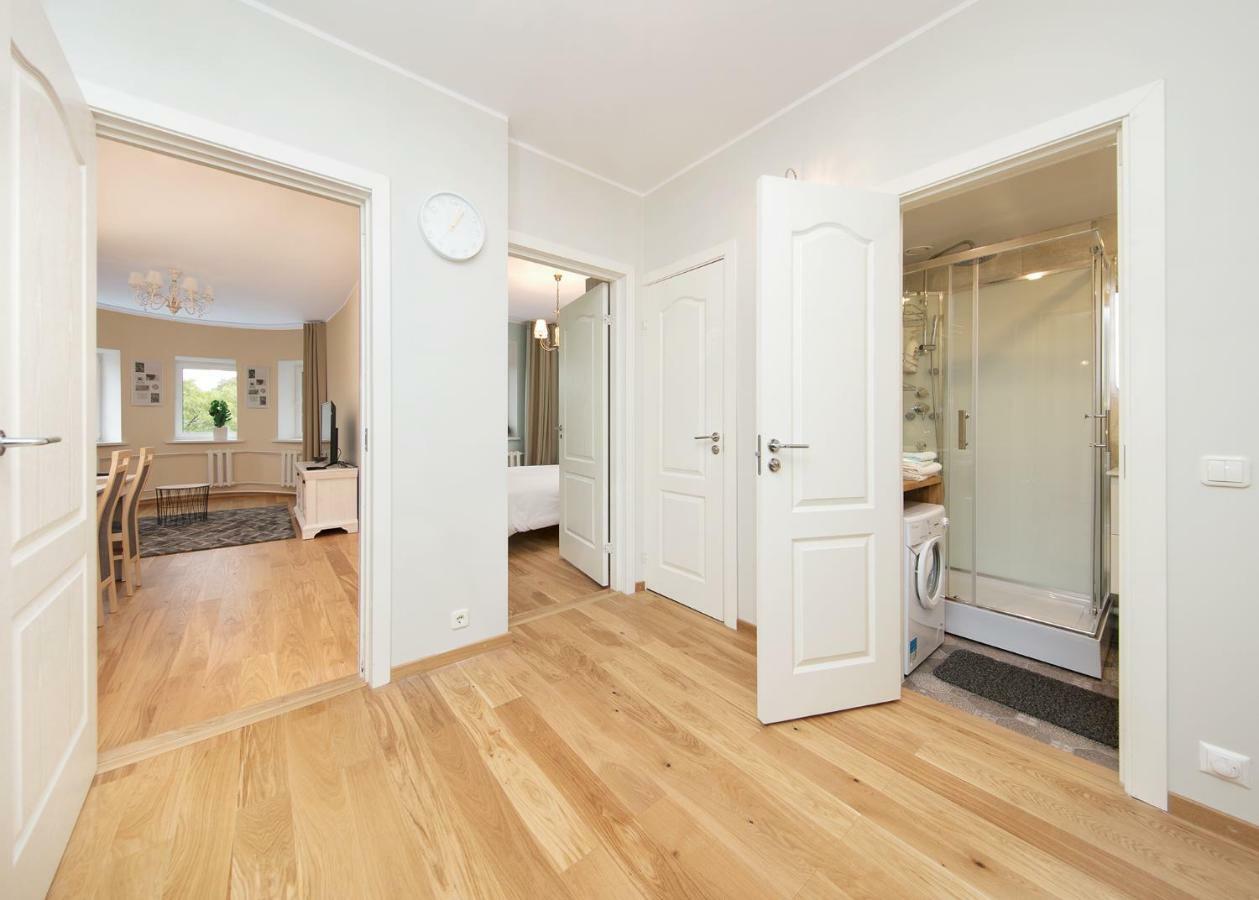 Cozy&Quiet, 5 floor, 800 meters from harbour Appartement Tallinn Buitenkant foto